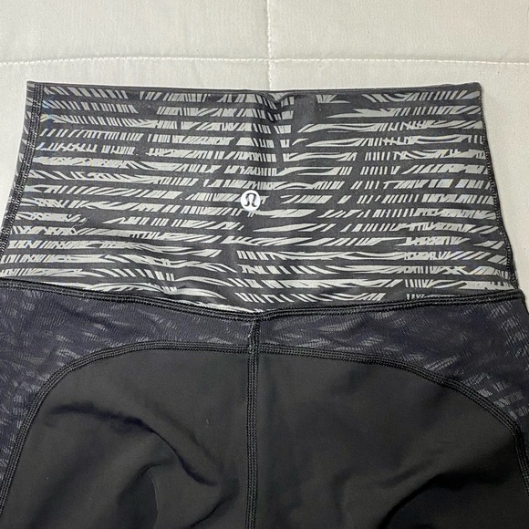 Lululemon Leggings size 4 - Picture 3 of 3